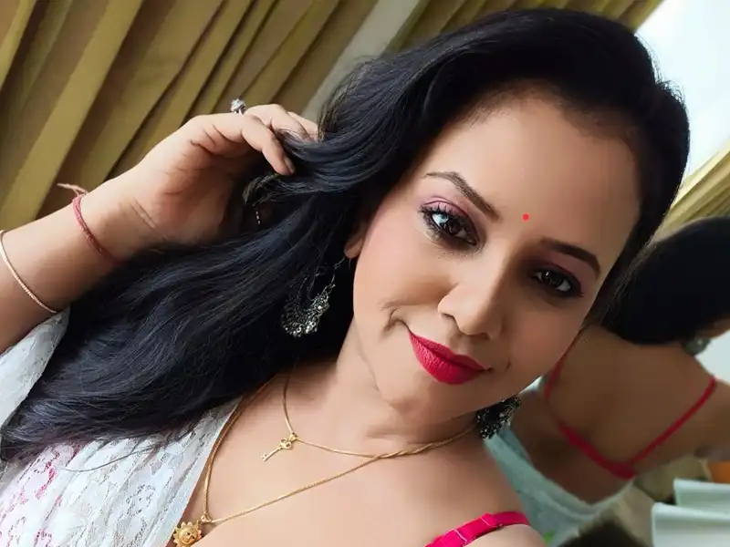 Housewife Call Girls in Surat